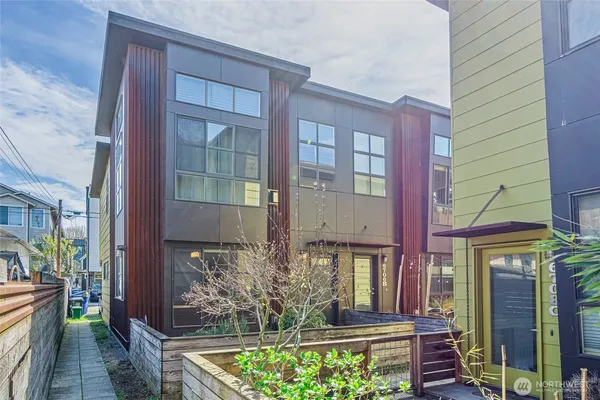$2,800 | 6706 Corson Avenue South, Unit A, Seattle, WA 98108