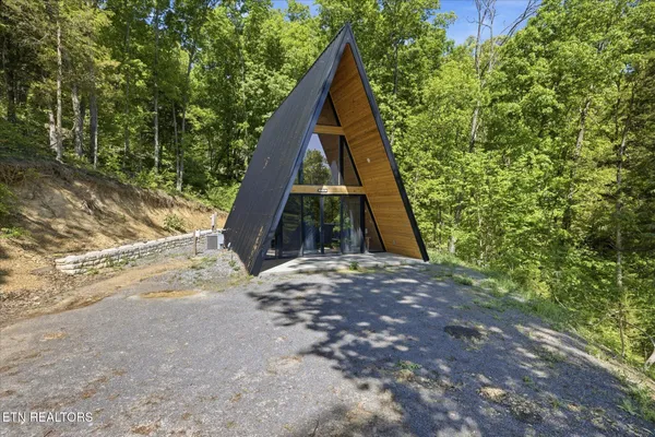 $269,900 | 1096 Highway 25E, Newport, TN 37821