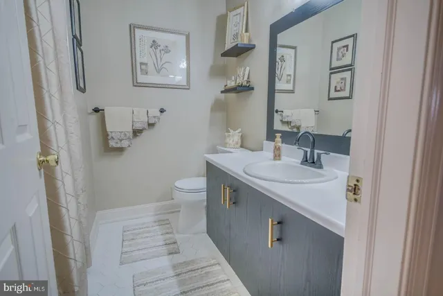 $385,000 | 10 Muirfield Court, Blackwood, NJ 08012