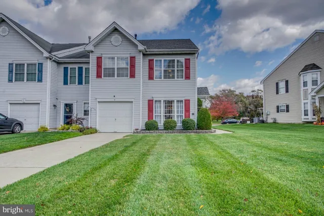 $385,000 | 10 Muirfield Court, Blackwood, NJ 08012