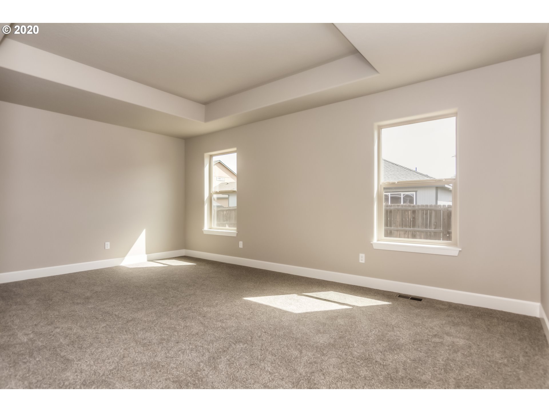 475 South 10th Street Monroe, OR 97456 - Photo 9 of 24 a view of empty room with window