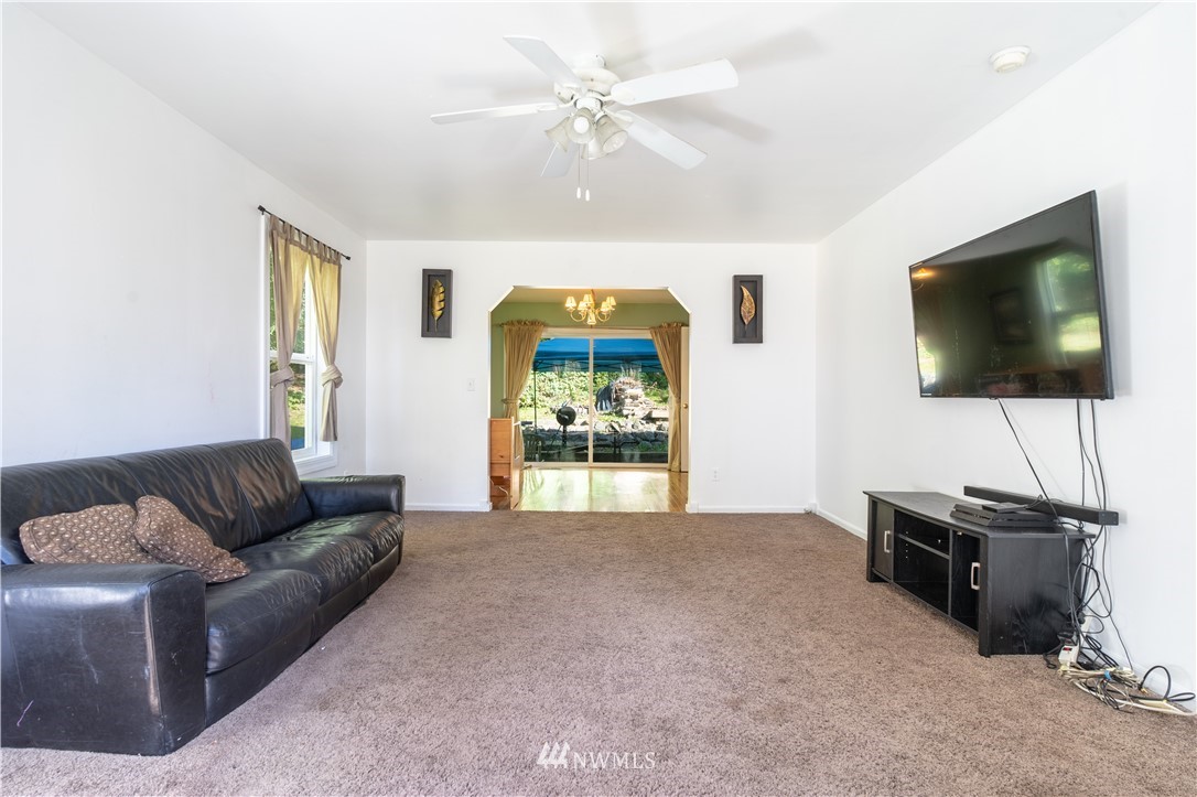26037 Helmick Road Sedro-Woolley, WA 98284 - Photo 6 of 19 Gallery Image 6