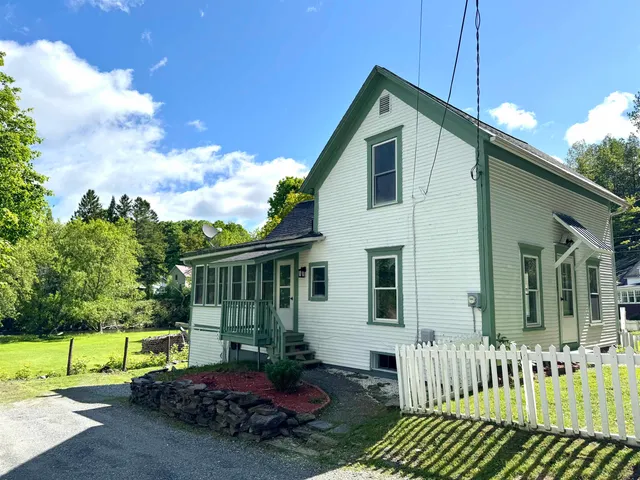 $209,500 | 217 Clyde Street, Newport, VT 05855