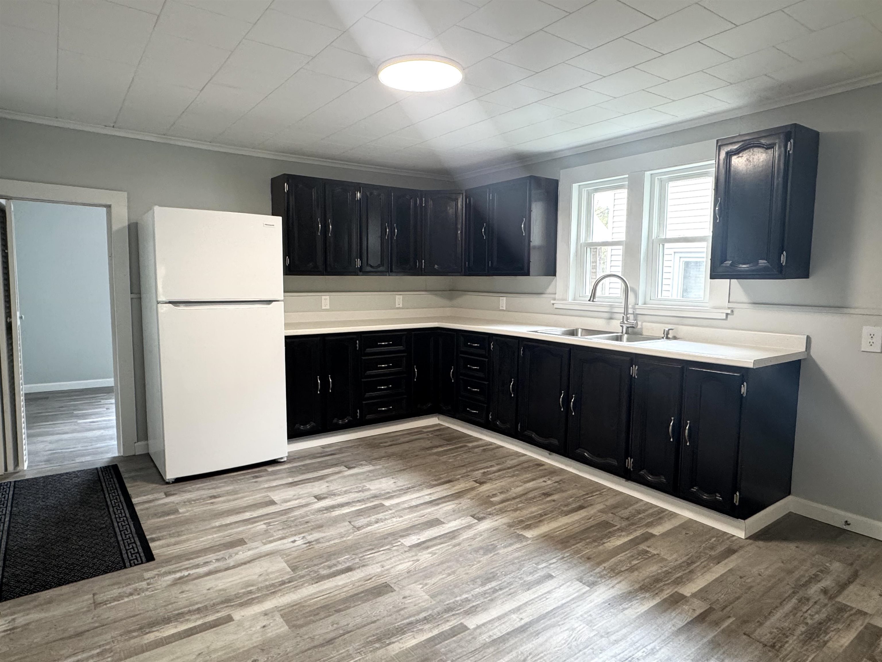 217 Clyde Street Newport, VT 05855 - Photo 4 of 18