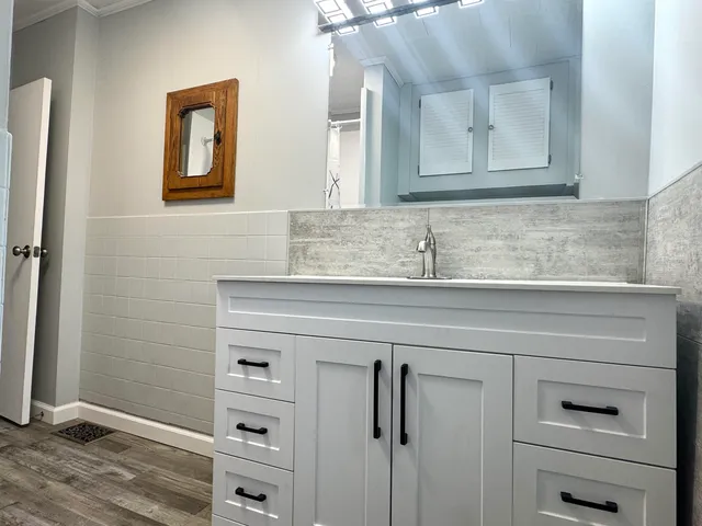 $209,500 | 217 Clyde Street, Newport, VT 05855