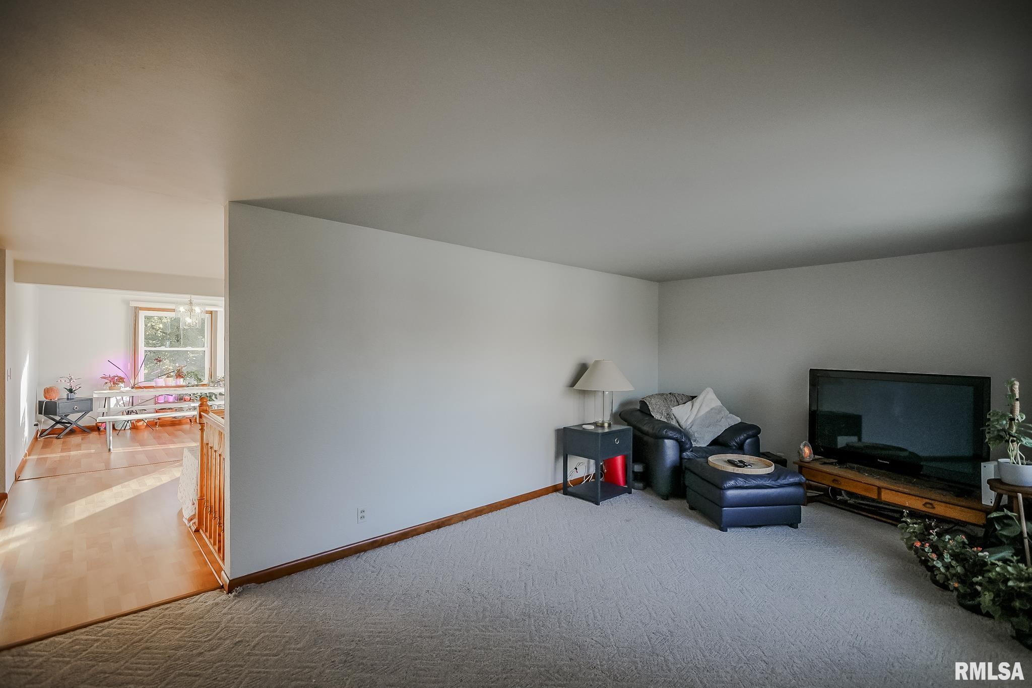 2238 Hummingbird Lane Washington, IL 61571 - Photo 4 of 38 Gallery Image 4