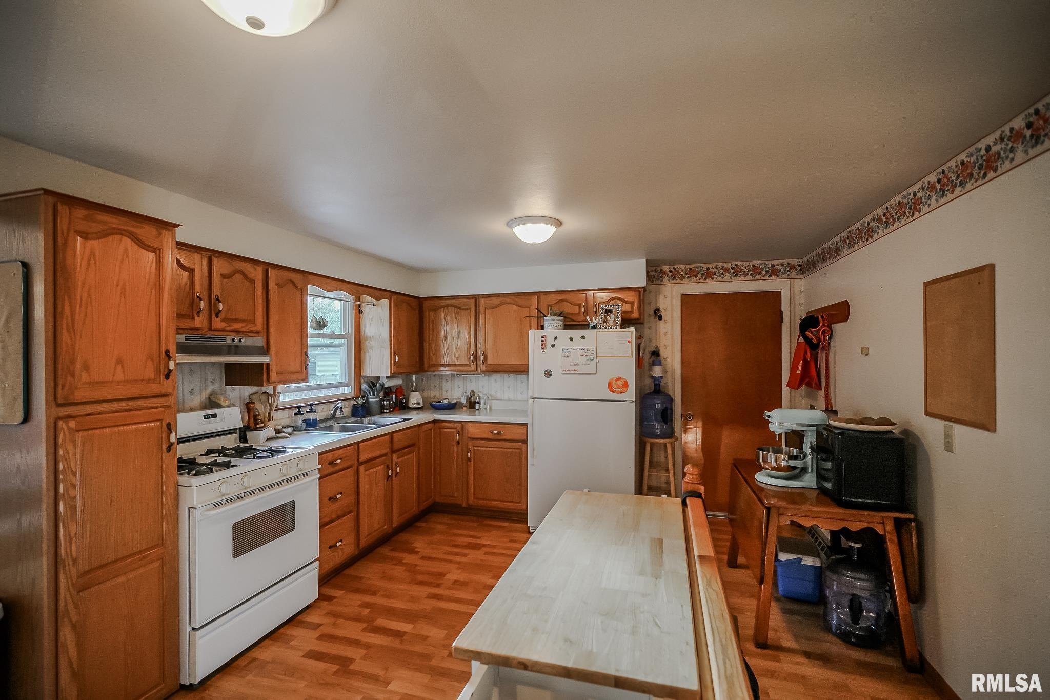 2238 Hummingbird Lane Washington, IL 61571 - Photo 6 of 38 Gallery Image 6