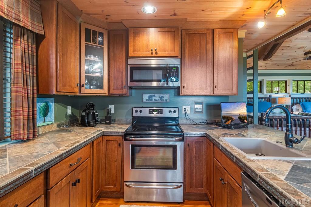 731-735 Ravenel Ridge Road Highlands, NC 28741 - Photo 24 of 31 Gallery Image 24