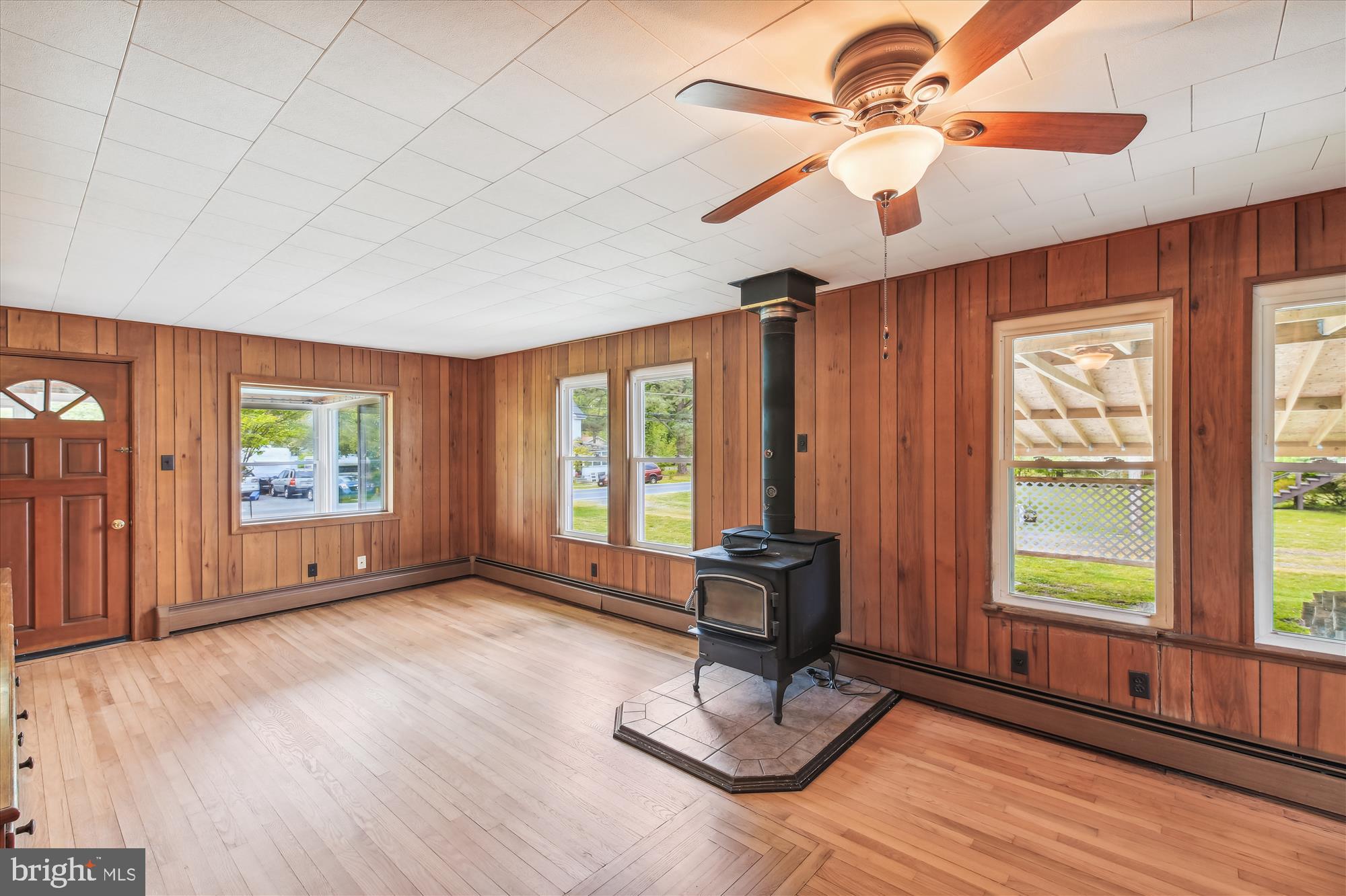 3223 Lawsonia Road Crisfield, MD 21817 - Photo 30 of 42 Spacious liv. rm w/ woodstove