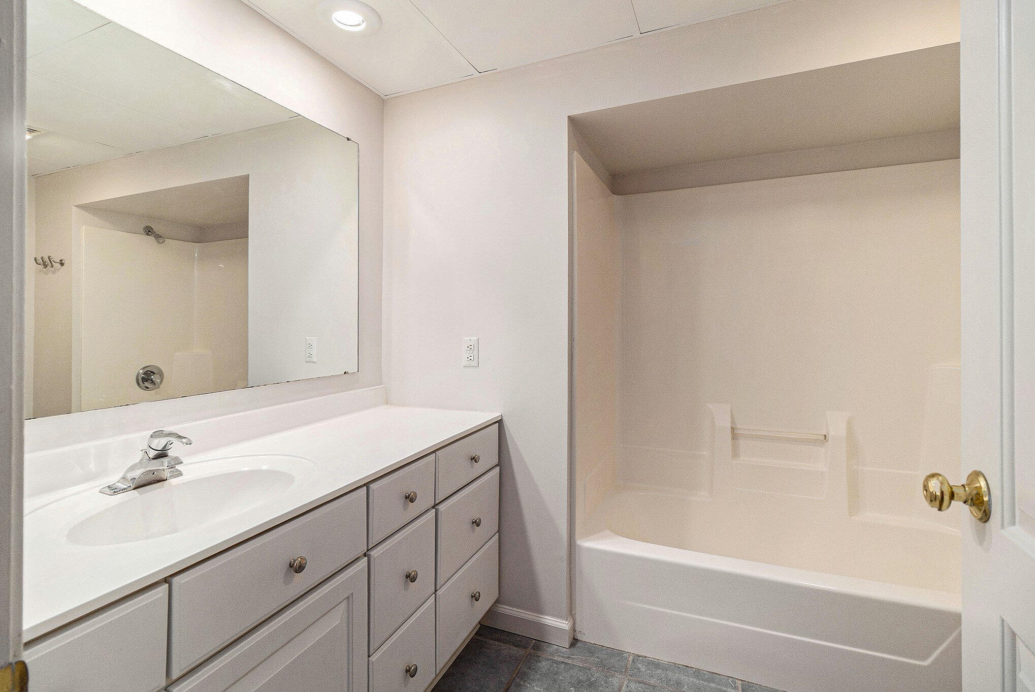 1537 Garrison Road Muskegon, MI 49441 - Photo 15 of 32 022_5r6a4358_195