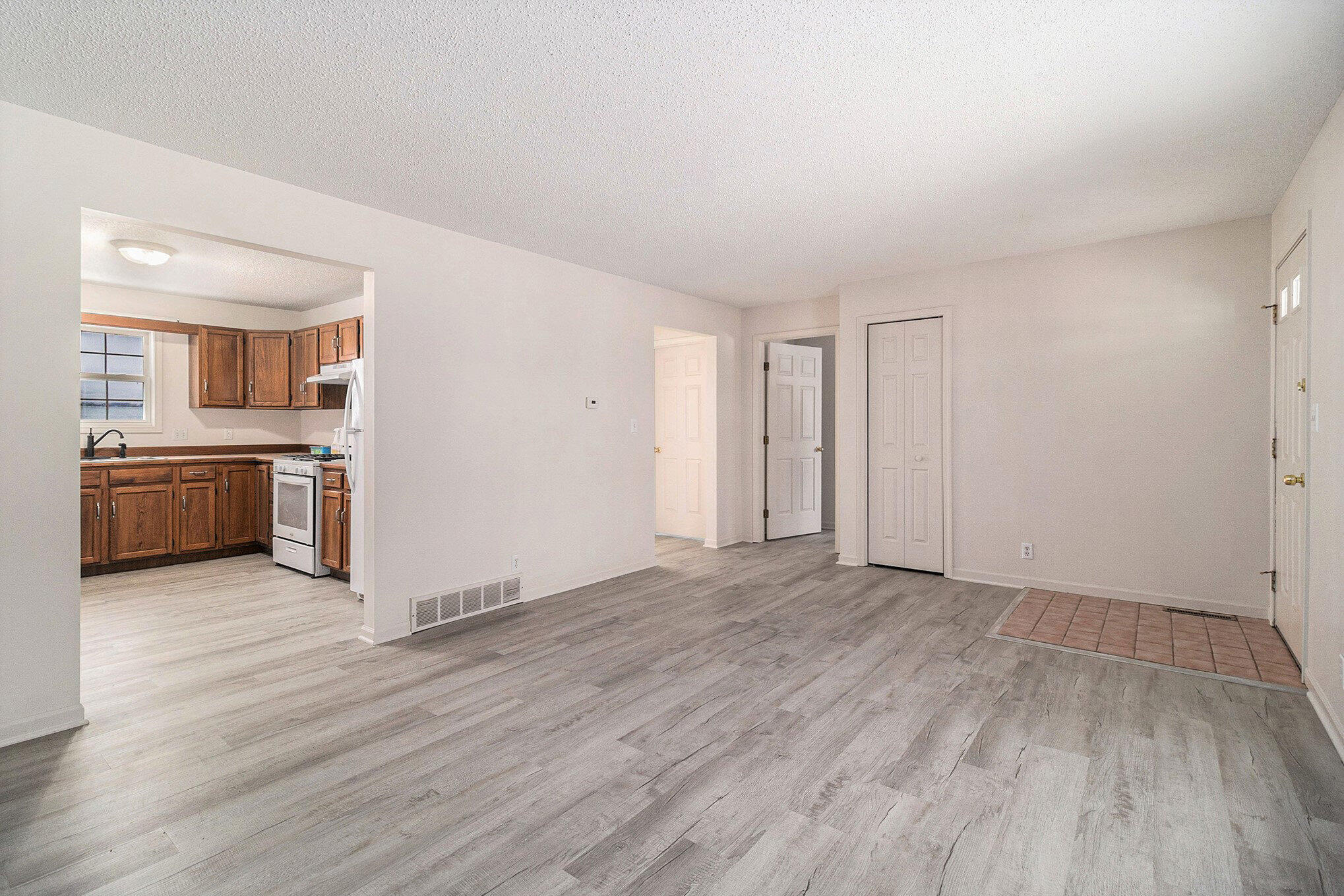 1537 Garrison Road Muskegon, MI 49441 - Photo 5 of 32 012_5r6a4347_278