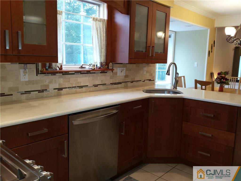 60 Buck Road East Brunswick, NJ 08816 - Photo 9 of 25 Gallery Image 9