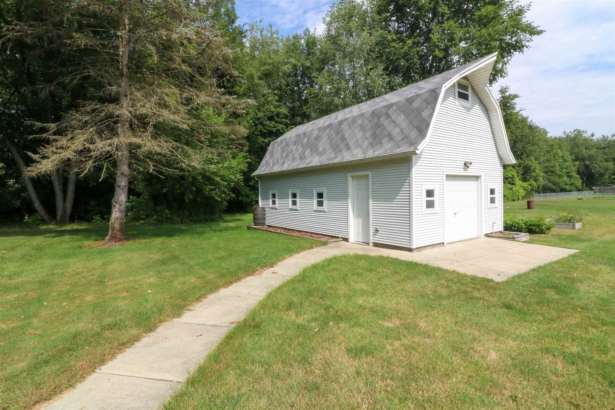 55805 Cedar Road Mishawaka, IN 46545 - Photo 8 of 36 Gallery Image 8