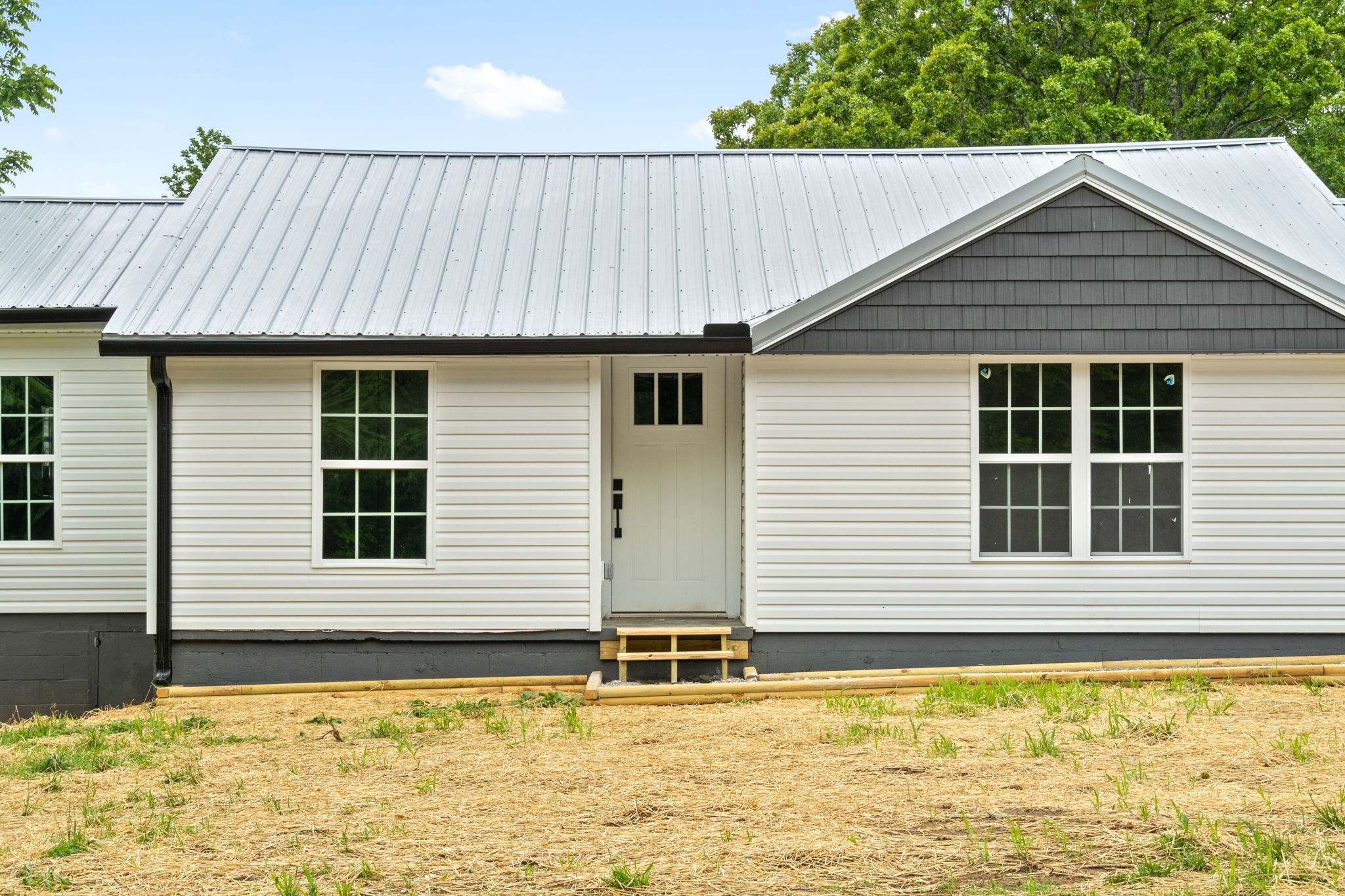 4366 Old Metal Road Palmyra, TN 37142 - Photo 4 of 43 a house with swimming pool in front of it
