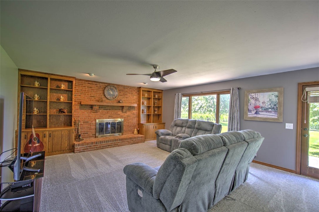 9149 1700 E Road Oreana, IL 62554 - Photo 6 of 47