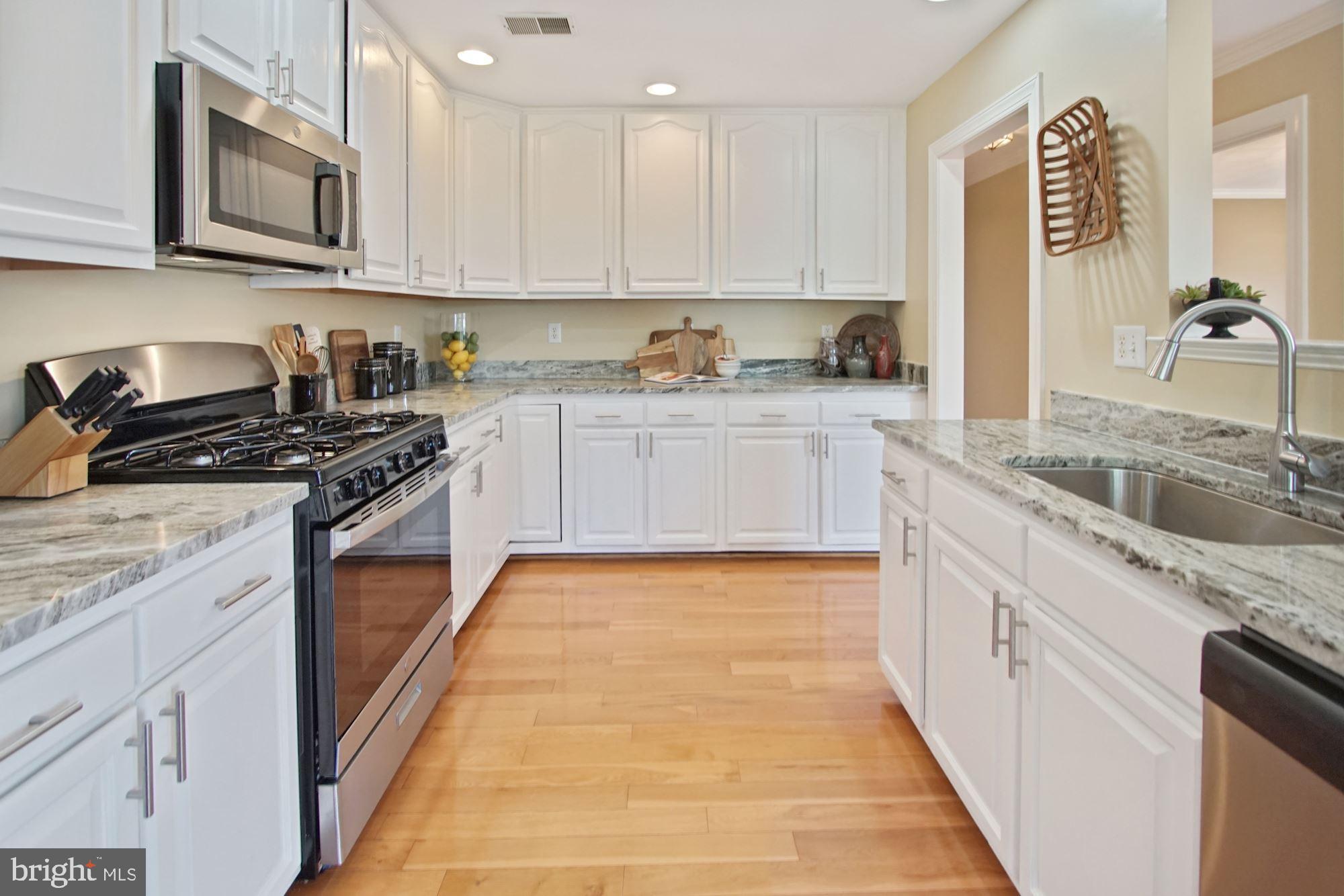 12613 Spriggs Request Court Bowie, MD 20721 - Photo 20 of 48 Kitchen w/stainless steel appliances