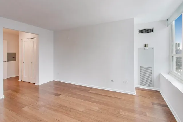 $3,595 | 345 North LaSalle Drive, Unit 2601, Chicago, IL 60654