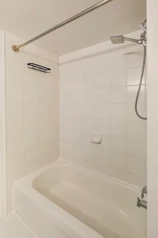 $3,595 | 345 North LaSalle Drive, Unit 2601, Chicago, IL 60654