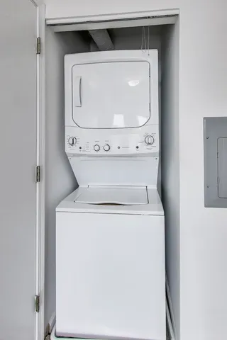 $3,595 | 345 North LaSalle Drive, Unit 2601, Chicago, IL 60654