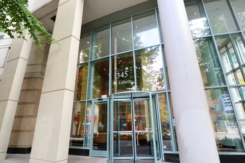$3,595 | 345 North LaSalle Drive, Unit 2601, Chicago, IL 60654