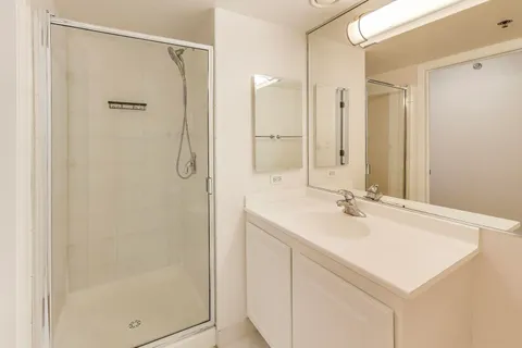 $3,595 | 345 North LaSalle Drive, Unit 2601, Chicago, IL 60654