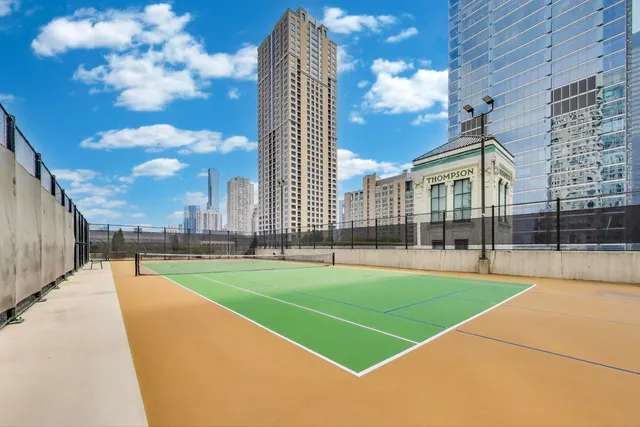 $3,595 | 345 North LaSalle Drive, Unit 2601, Chicago, IL 60654