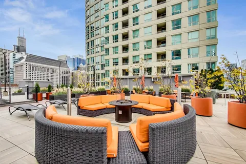 $3,595 | 345 North LaSalle Drive, Unit 2601, Chicago, IL 60654