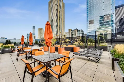 $3,595 | 345 North LaSalle Drive, Unit 2601, Chicago, IL 60654