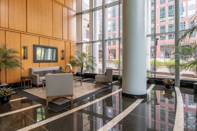 $3,595 | 345 North LaSalle Drive, Unit 2601, Chicago, IL 60654