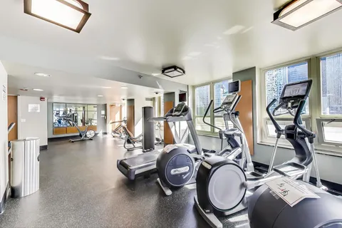 $3,595 | 345 North LaSalle Drive, Unit 2601, Chicago, IL 60654