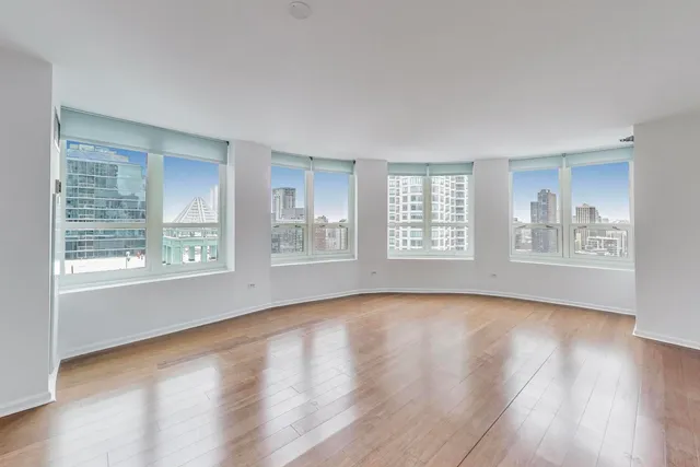 $3,595 | 345 North LaSalle Drive, Unit 2601, Chicago, IL 60654