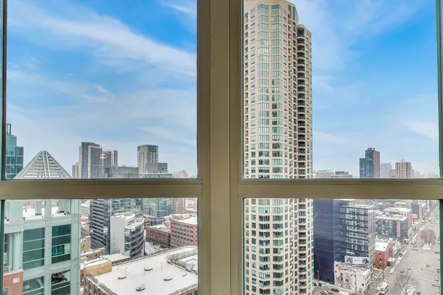 $3,595 | 345 North LaSalle Drive, Unit 2601, Chicago, IL 60654