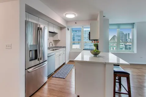 $3,595 | 345 North LaSalle Drive, Unit 2601, Chicago, IL 60654
