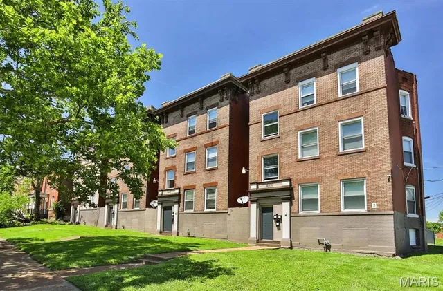 $950,000 | 5437 Page Boulevard, St. Louis, MO 63112