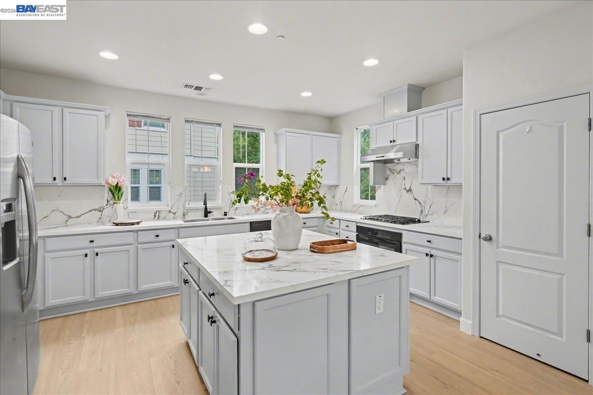 6380 Monterey Way Dublin, CA 94568 - Photo 16 of 39