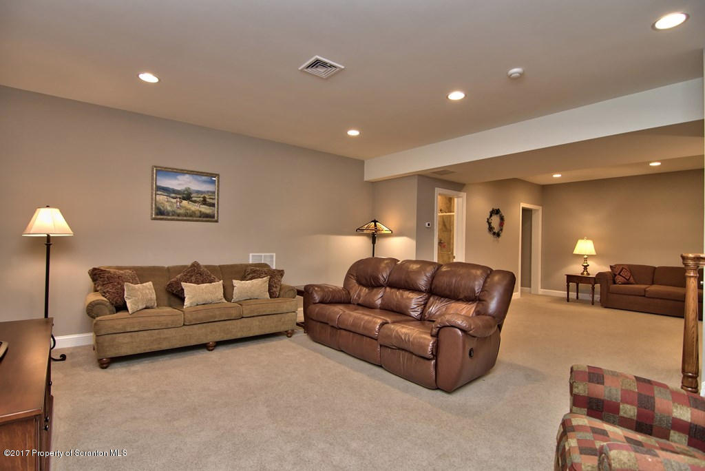 104 French Manor Road Clarks Summit, PA 18411 - Photo 17 of 35 Gallery Image 17