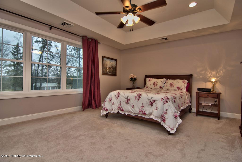 104 French Manor Road Clarks Summit, PA 18411 - Photo 9 of 35 Gallery Image 9