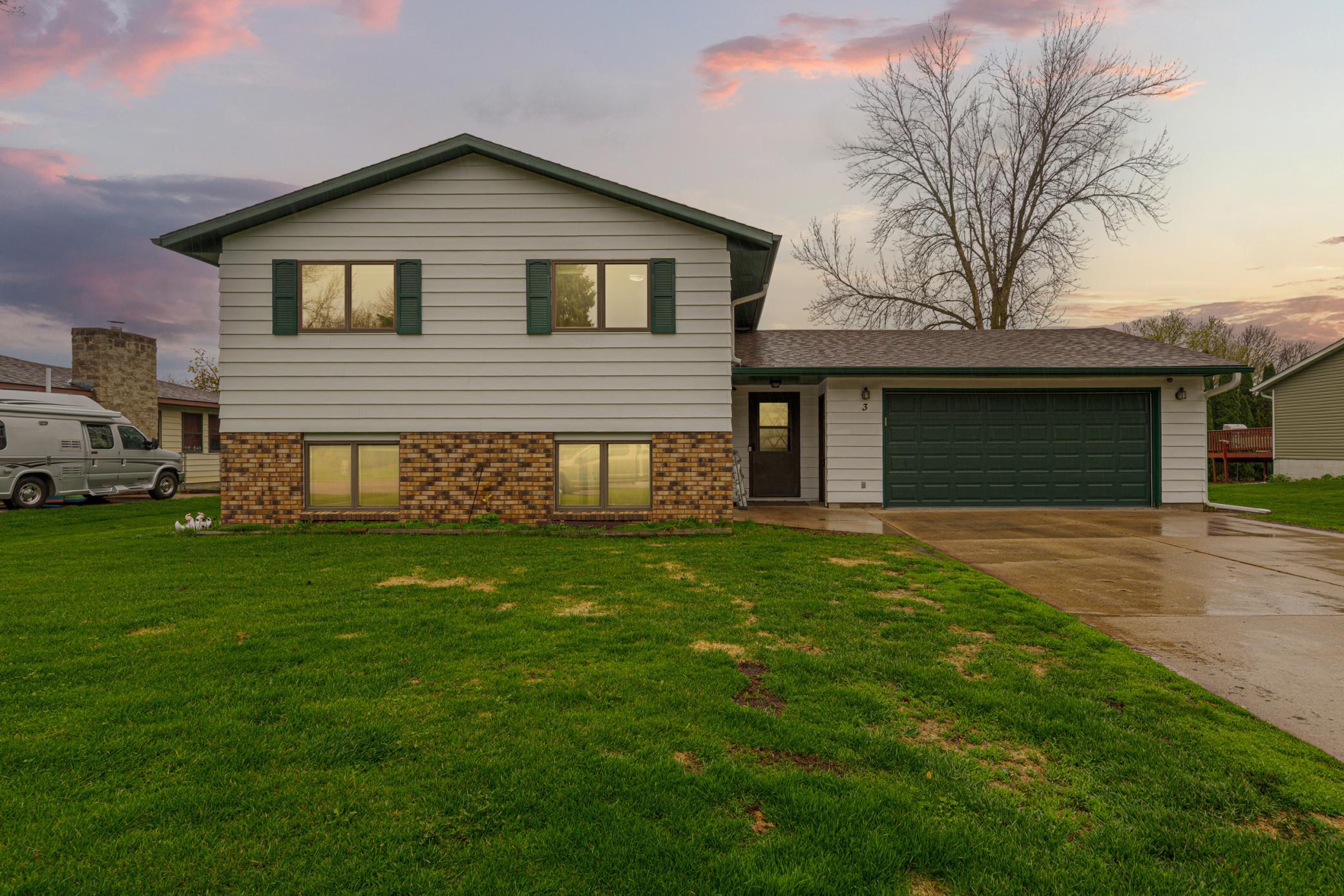 3 St Marks Bay Faribault, MN 55021 - Photo 4 of 39