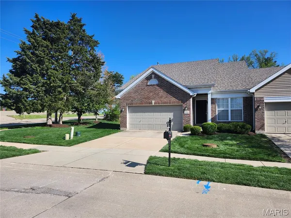 $355,000 | 1704 Preston Centre Drive, Fenton, MO 63026