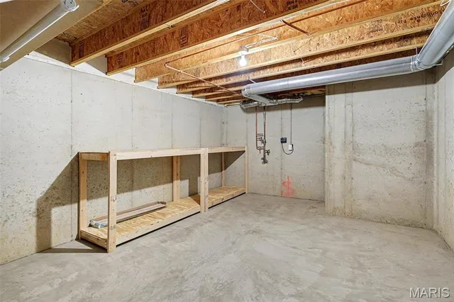 $375,000 | 1704 Preston Centre Drive, Fenton, MO 63026