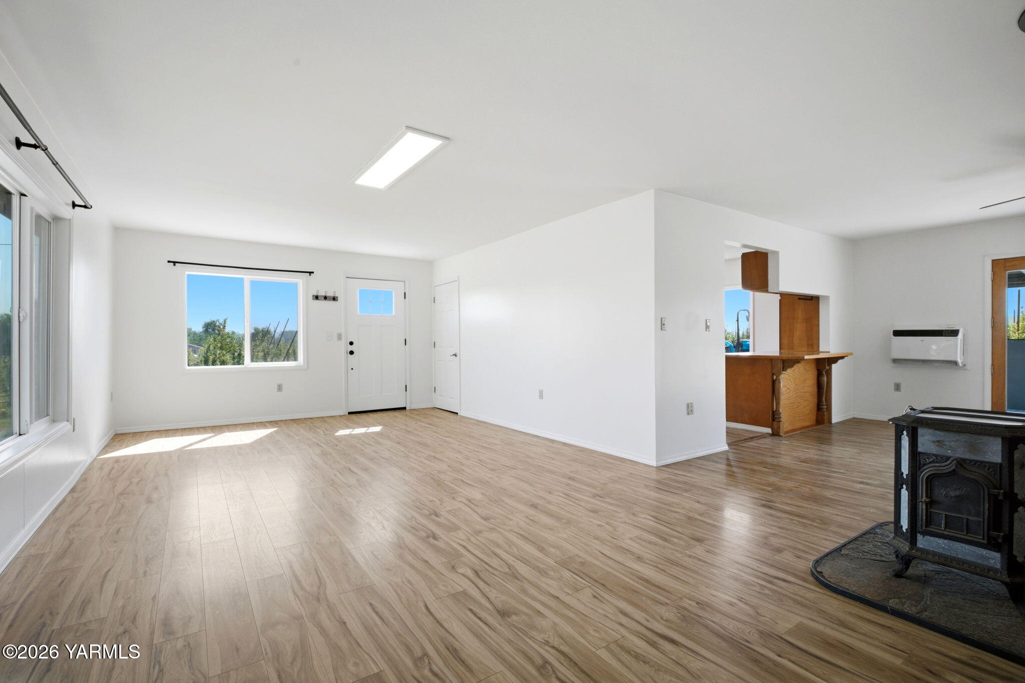 1660 Thompson Road Cowiche, WA 98923 - Photo 12 of 27 Spacious Living Room