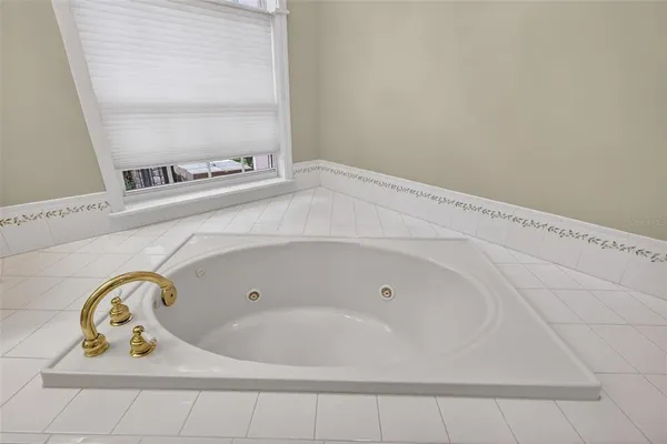 $3,200 | 618 High Point Drive, Mount Dora, FL 32757