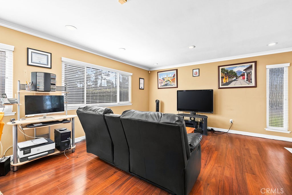 409 North Vía Roma Anaheim, CA 92806 - Photo 19 of 40