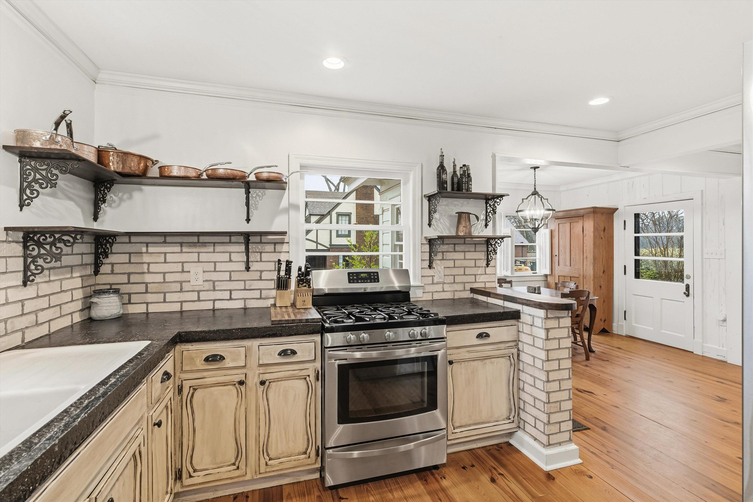 110 West Poplar Avenue Collierville, TN 38017 - Photo 11 of 38