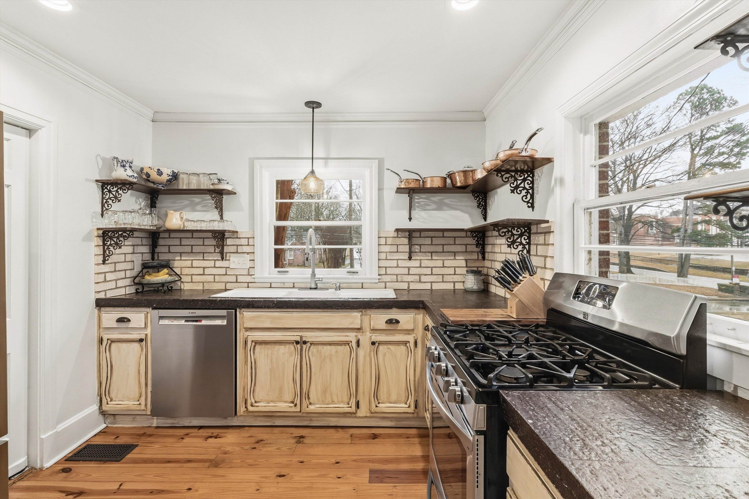 110 West Poplar Avenue Collierville, TN 38017 - Photo 12 of 38