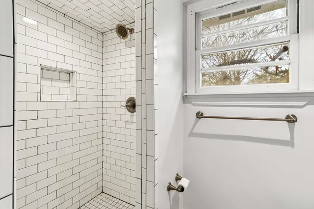 $550,000 | 110 West Poplar Avenue, Collierville, TN 38017