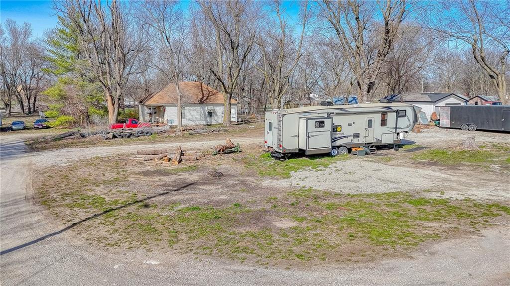 608 West Heth Street Mayview, MO 64071 - Photo 2 of 16
