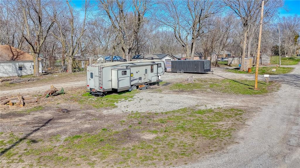 608 West Heth Street Mayview, MO 64071 - Photo 3 of 16