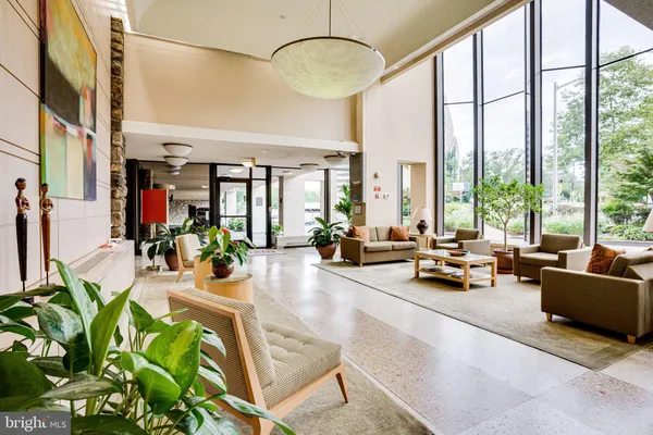 $1,850 | 4242 East-West Highway, Unit 902, Bethesda, MD 20814