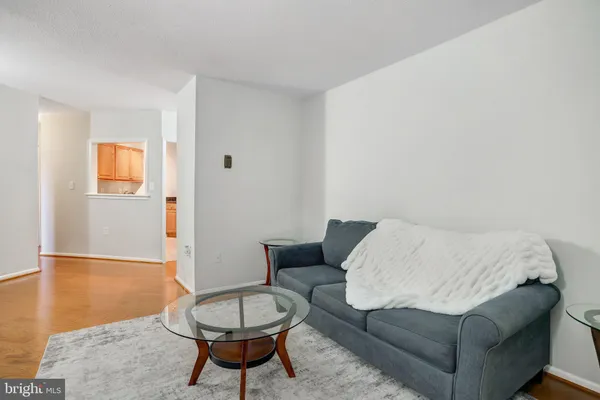 $1,850 | 4242 East-West Highway, Unit 902, Bethesda, MD 20814